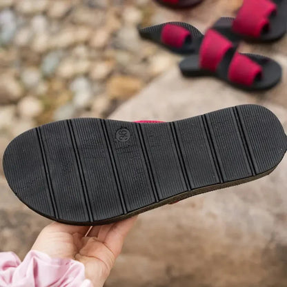 Karni - Flipflops i mesh med Huller